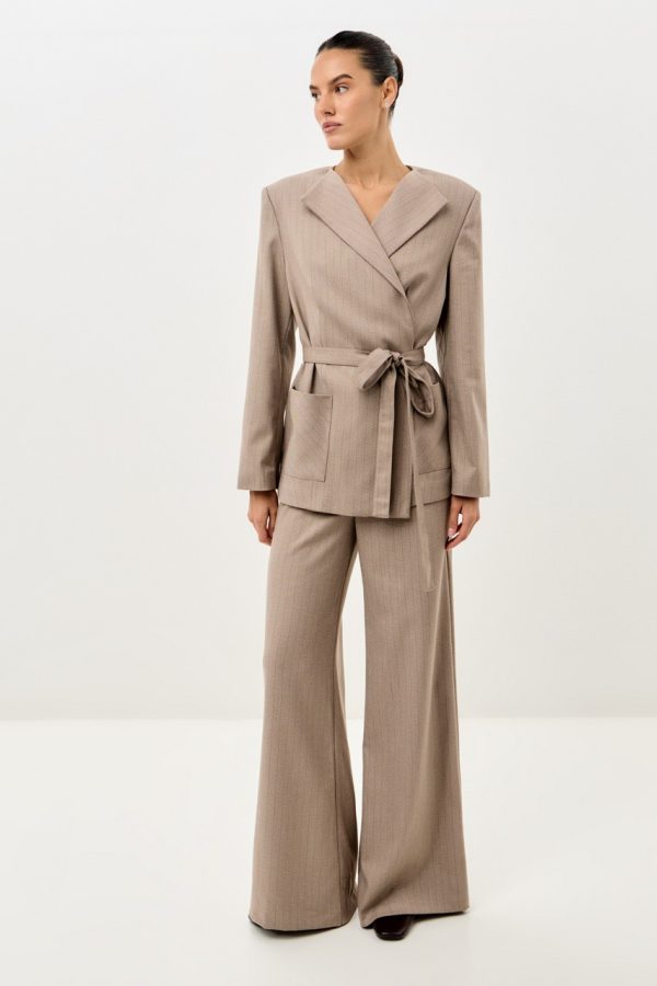 Брючный костюм