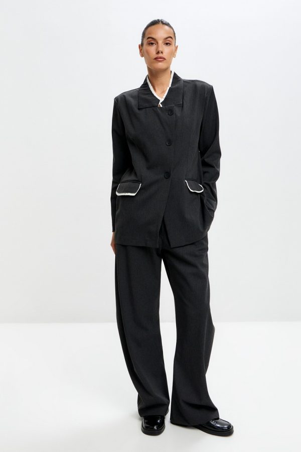 Брючный костюм