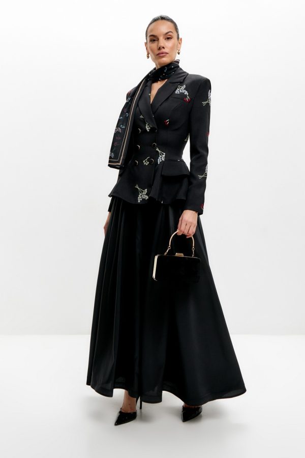 Костюм с юбкой