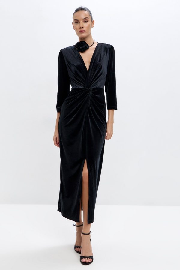 Платье средней длины