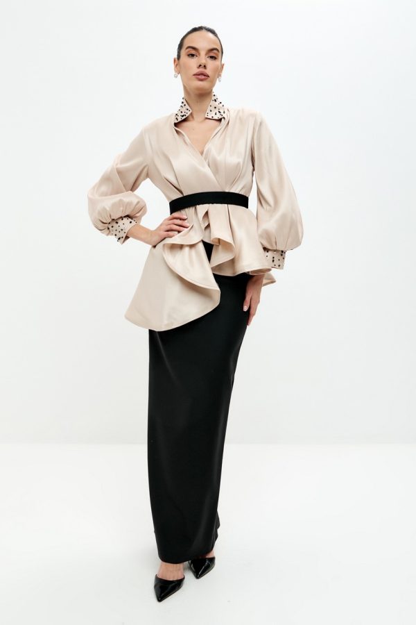 Костюм с юбкой