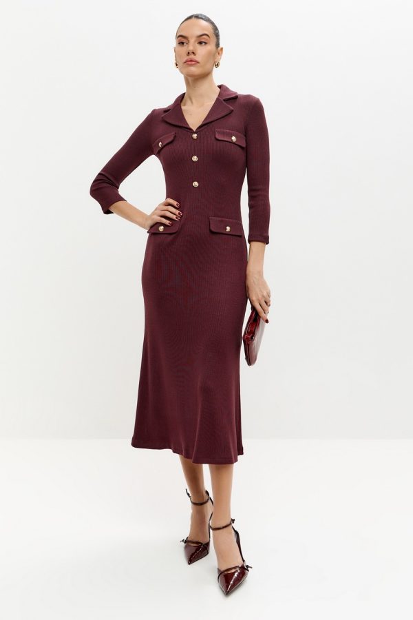 Платье средней длины