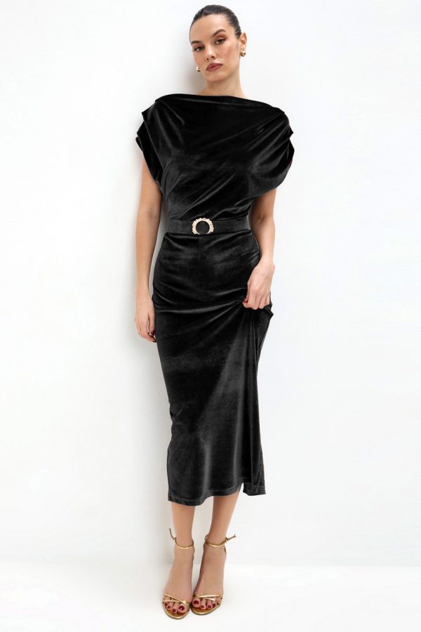 Платье средней длины